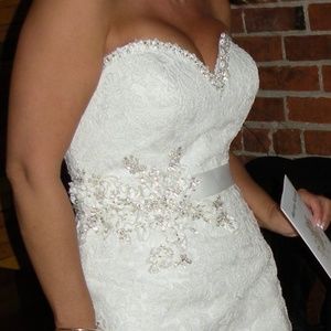 Short Wedding Dress. Beautiful Size 8 Medium